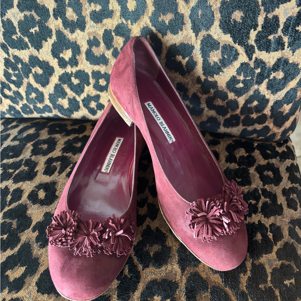 💋VINTAGE💋Manolo Blahnik Plum Suede Flats with Tassel Detail